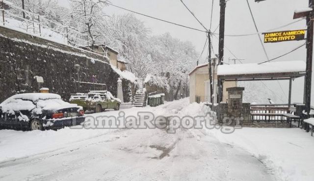 Στα λευκά τα χωριά της Υπάτης (ΒΙΝΤΕΟ-ΦΩΤΟ)