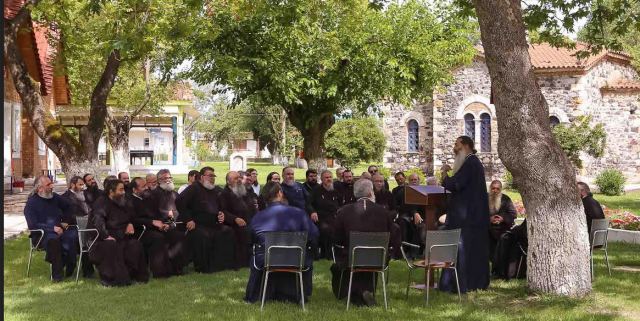 Φθιώτιδος Συμεών: «Ο π. Αδαμάντιος Αυγουστίδης ταυτίστηκε με την ποιμαντική των ποιμένων» (ΦΩΤΟ)