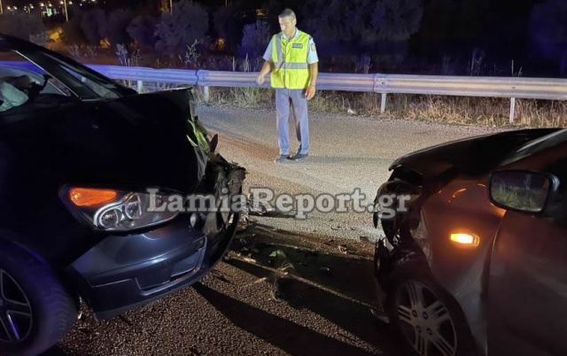 Λαμία: Μετωπική στον παράδρομο με μια τραυματία - Δείτε εικόνες