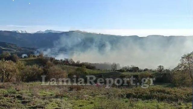 Πυρκαγιά πάνω από την Καρυά Καμένων Βούρλων