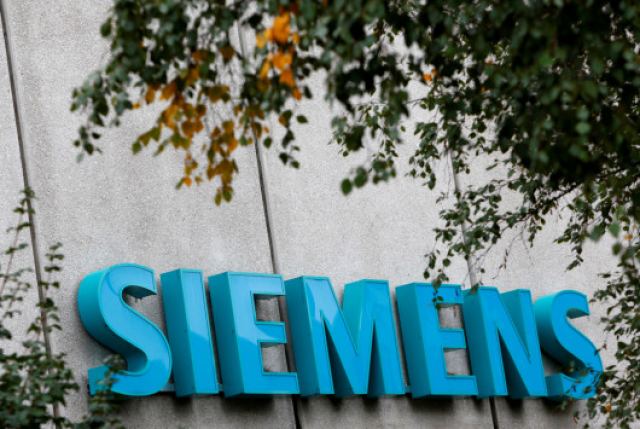 Δίκη Siemens: “Δείχνει” την κυβέρνηση Σημίτη ο Βουρλούμης