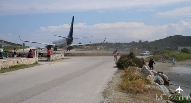 Σκιάθος: Εκσφενδονίστηκε από ριπές αεροπλάνου στη θάλασσα