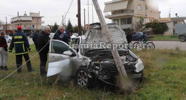 Λαμία: Σοβαρό τροχαίο σε διασταύρωση - Τραυματίστηκε παιδάκι και ο παππούς του