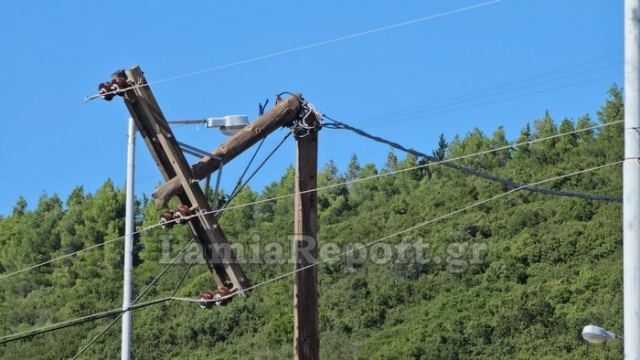 Λαμία: Κόπηκε στα δύο κολόνα του ΔΕΔΔΗΕ - Δείτε εικόνες