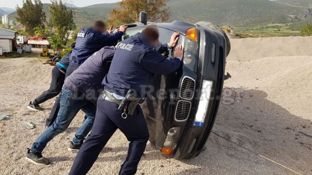 Λαμία: Οδηγός είχε πραγματικά Άγιο και βγήκε αγρατζούνιστος (ΦΩΤΟ)