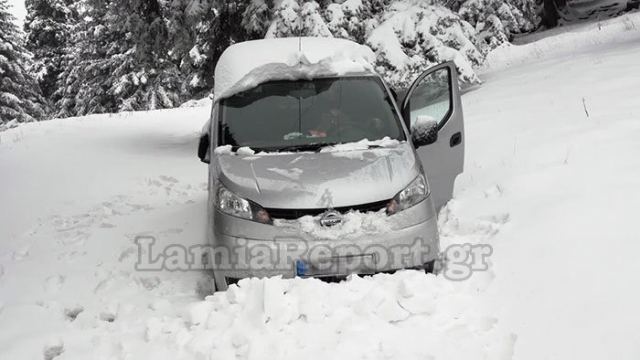 Επιχείρηση στα χιόνια για τον απεγκλωβισμό τουρίστα (ΦΩΤΟ)