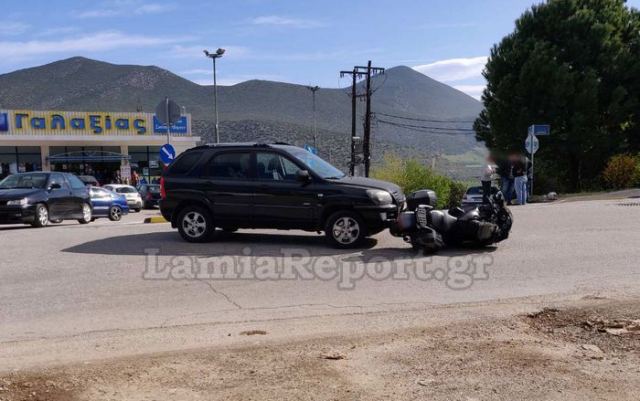 Λαμία: Τροχαίο με μηχανή σε διασταύρωση (ΦΩΤΟ)