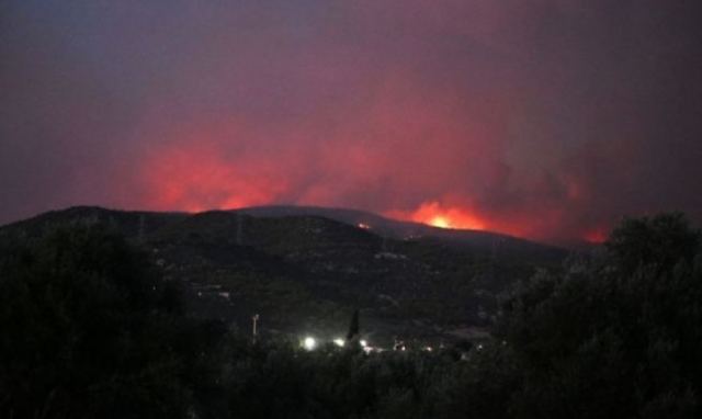 Εύβοια: Πέθανε ηλικιωμένος που έπαθε εγκεφαλικό όταν πλησίασαν οι φλόγες το σπίτι του