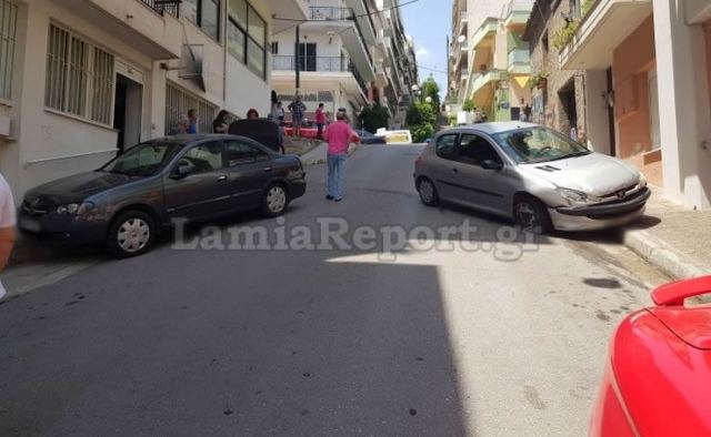 Λαμία: Πήγε να αποφύγει το μηχανάκι κι έγινε χαμός - Δείτε εικόνες