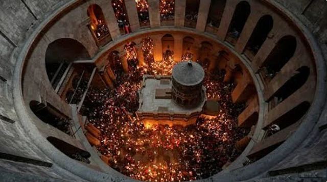 Ιεροσόλυμα: Η τελετή αφής του Αγίου Φωτός – Δρακόντεια μέτρα ασφαλείας