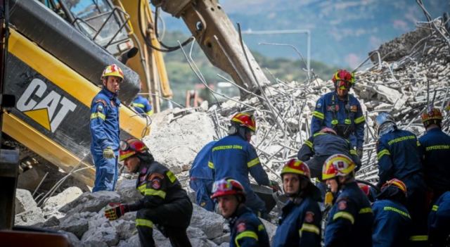 Πτώση γέφυρας στην Πάτρα: Διέφυγαν τον κίνδυνο οι τραυματίες - Σταμάτησαν οι έρευνες της ΕΜΑΚ