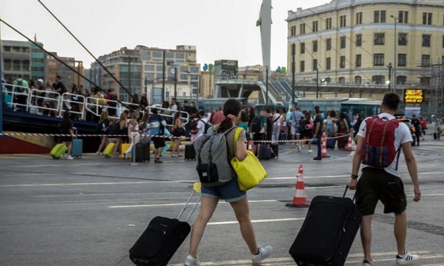 Με υψηλές πληρότητες αναχωρούν τα πλοία από τα λιμάνια