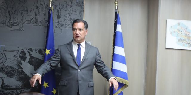 Το Υπουργείο Εργασίας έστησε «παγίδα» με εντολή Άδωνι σε εταιρείες διανομής και τώρα καλούνται να πληρώσουν πρόστιμα