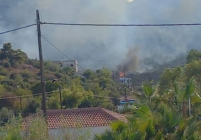 Φωτιά στα Μέθανα σε δασική έκταση στην περιοχή Κουνουπίτσα