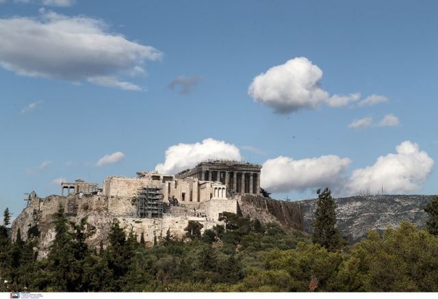 Guardian: Η Ελλάδα θέλει να γίνει τουριστικός προορισμός 12 μήνες το χρόνο