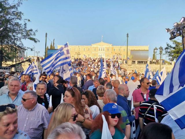 Live η κεντρική ομιλία του Κυριάκου Μητσοτάκη στο Σύνταγμα