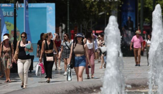 Καύσωνας: Τα μέτρα προστασίας για παιδιά, εγκύους και άτομα με υποκείμενα νοσήματα