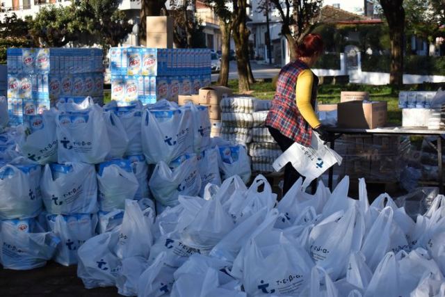 Διανομή προϊόντων ΤΕΒΑ από το Δήμο Μακρακώμης