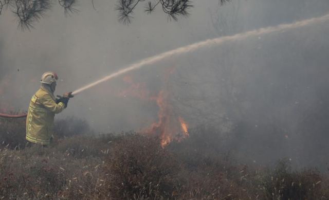 Φωτιά στη Ρόδο: Σε κατάσταση έκτακτης ανάγκης όλο το νησί