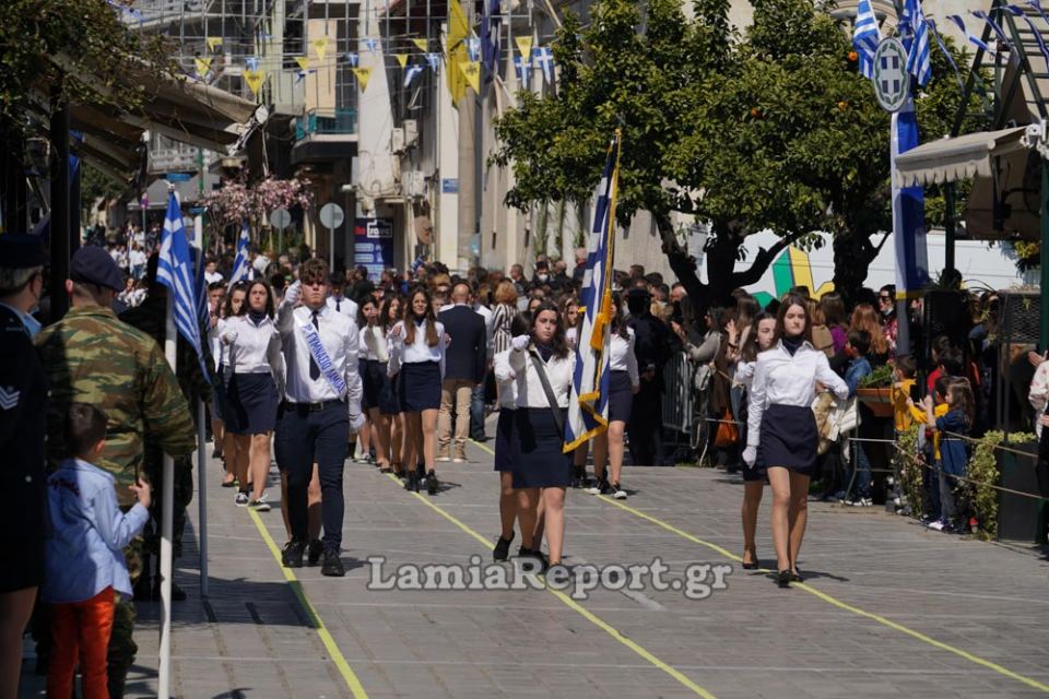 Εικόνες από τη μαθητική παρέλαση της 25ης Μαρτίου στη Λαμία (Γυμνάσια) ΜΕΡΟΣ 5