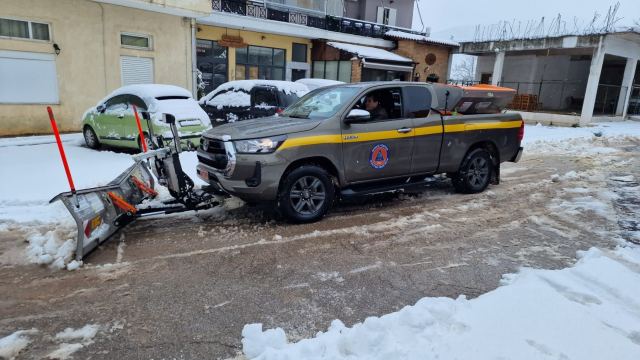 Συνεχείς επεμβάσεις για τον καθαρισμό των δρόμων στο Δήμο Λοκρών