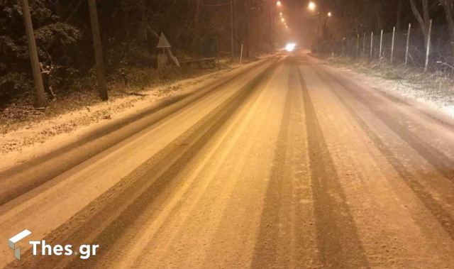 Σφοδρή χιονόπτωση γύρω από την Θεσσαλονίκη