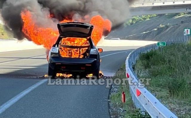 Το ατύχημα των δημάρχων, το καμένο αυτοκίνητο και η «σέλφι»