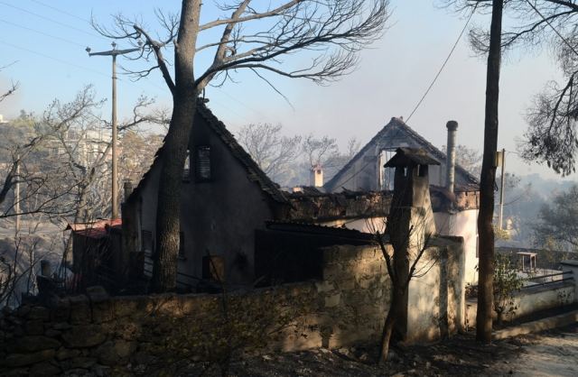 Φωτιά στην Αττική: Ακατάλληλες 146 κατοικίες μέχρι τώρα - Συνεχίζονται οι αυτοψίες