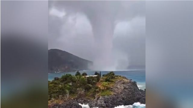 Η κακοκαιρία προκάλεσε εντυπωσιακό υδροστρόβιλο σε παραλία της Κύμης