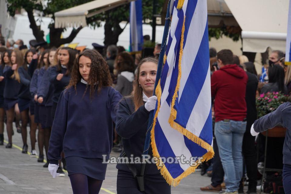 Φωτορεπορτάζ από τη μαθητική και στρατιωτική παρέλαση στη Λαμία (Μέρος 3ο)