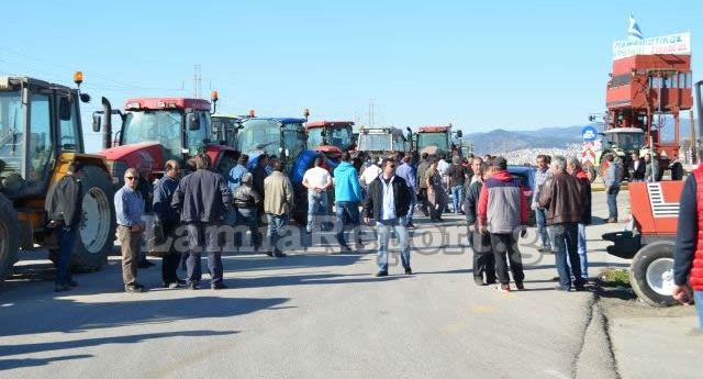 Λαμία: Έκλεισαν την εθνική οδό στην Ανθήλη