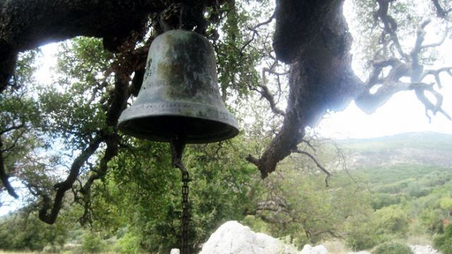 Φθιώτιδα: Έκλεψαν καμπάνα 150 ετών από ξωκλήσι