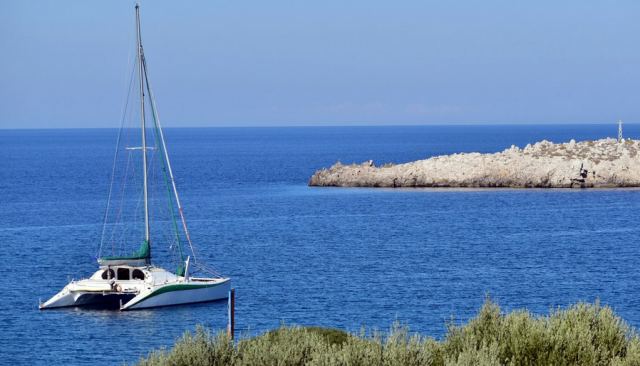 Νησί δίπλα στη Μύκονο πωλείται για... 50 εκατομμύρια ευρώ