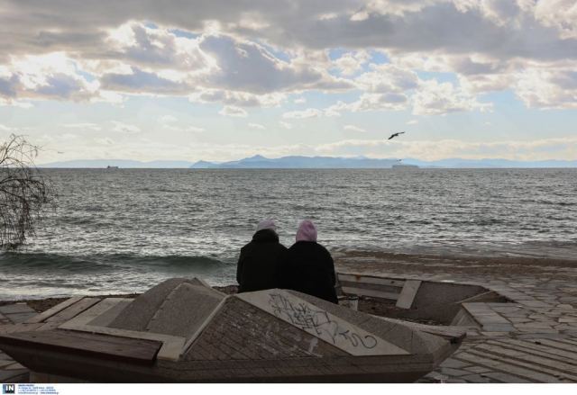 Νέο έκτακτο δελτίο από την ΕΜΥ: Πού θα «χτυπήσει» η κακοκαιρία το επόμενο 48ωρο -Χιόνια και θυελλώδεις άνεμοι