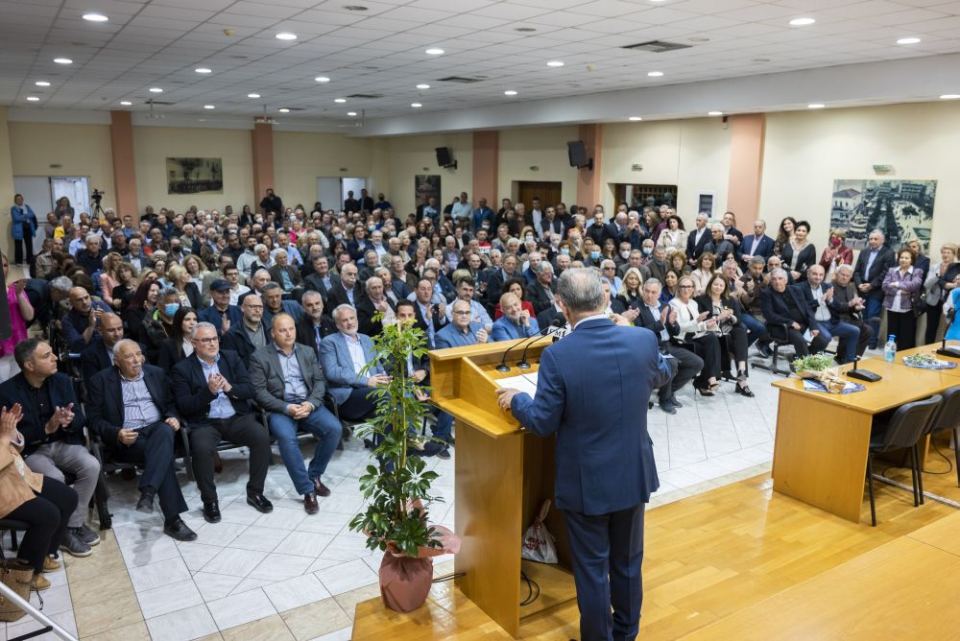 Πλήθος κόσμου στην κεντρική προεκλογική ομιλία του Γιώργου Κοτρωνιά