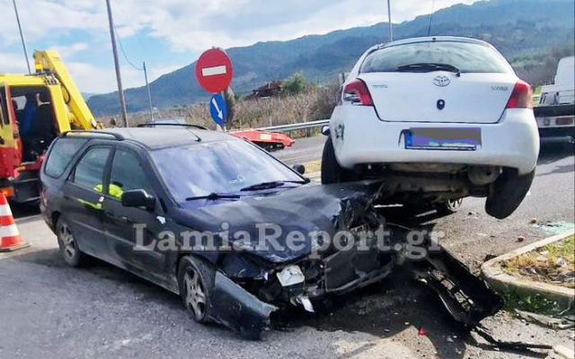 Φθιώτιδα: Τροχαίο με τρεις τραυματίες στον παράδρομο της εθνικής