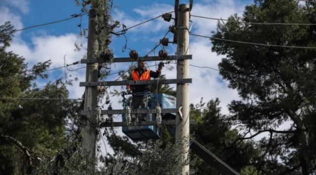 Έκρηξη σε υποσταθμό του ΔΕΔΔΗΕ στο Παλαιό Φάληρο – Μπλακ άουτ σε περιοχές στα νότια προάστια