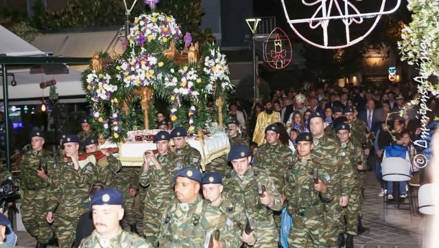 Η λιτανεία του Επιταφίου στην Λαμία (ΒΙΝΤΕΟ-ΦΩΤΟ)