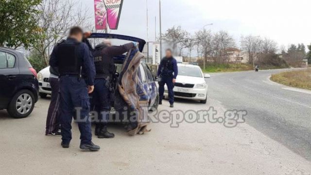 Λαμία: Έτσι έπιασαν τους κλέφτες που βούτηξαν το τσαντάκι (ΦΩΤΟ)