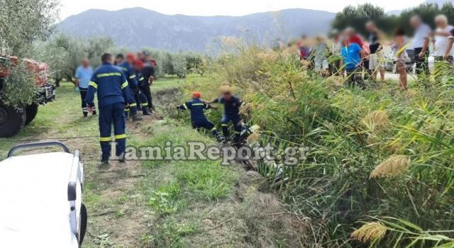 Λαμία: Έπεσε στη σούδα και καταπλακώθηκε από το τρακτέρ (ΒΙΝΤΕΟ-ΦΩΤΟ)