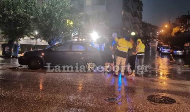 Λαμία: Αυτοκίνητο έπεσε μέσα σε φρεάτιο - ΒΙΝΤΕΟ