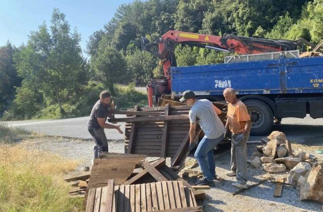 Επιχείρηση καθαρισμού στον Όλυμπο: Ξήλωσαν σταλούς, απομάκρυναν 20 τόνους στερεά απόβλητα