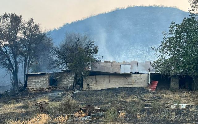 Μάχη με τις φλόγες τη νύχτα στη Μακρακώμη - Υπό έλεγχο η πυρκαγιά