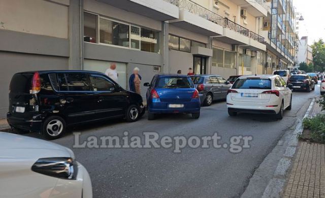 Λαμία: Διπλή καραμπόλα μετά από τροχαίο σε διασταύρωση (ΦΩΤΟ)