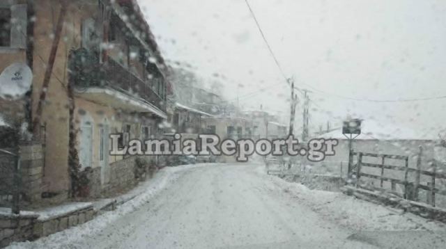 Πολύ χιόνι προς Καρπενήσι - Δείτε εικόνες