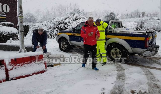 Σφοδρότατη χιονόπτωση σε Λαμία και Φθιώτιδα