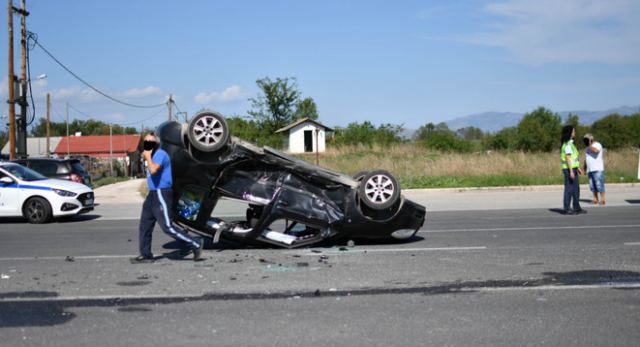 Σοβαρό τροχαίο στη Λάρισα (ΦΩΤΟ)