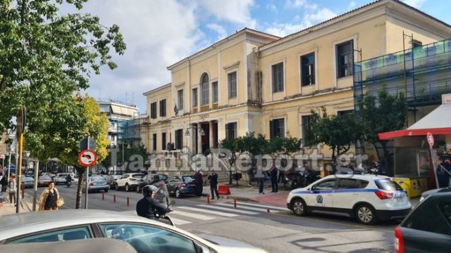 Λαμία: Ελεύθεροι οι πέντε Ρομά για την επίθεση στην πλατεία Πάρκου - ΒΙΝΤΕΟ