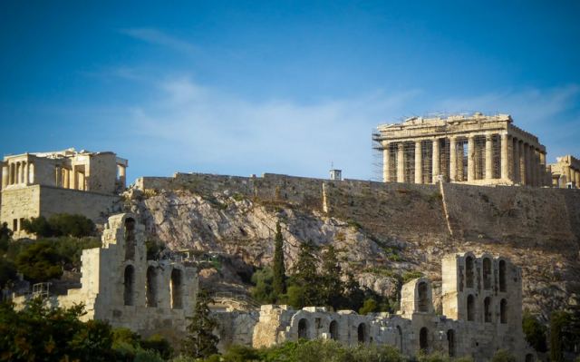 Ακρόπολη: Έτσι έγινε η τραγωδία με τη νεκρή τουρίστρια