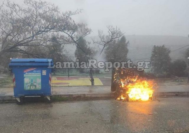 Λαμία: Λαμπάδιασε κάδος στον Συνοικισμό Ευρυτάνων (Βίντεο)